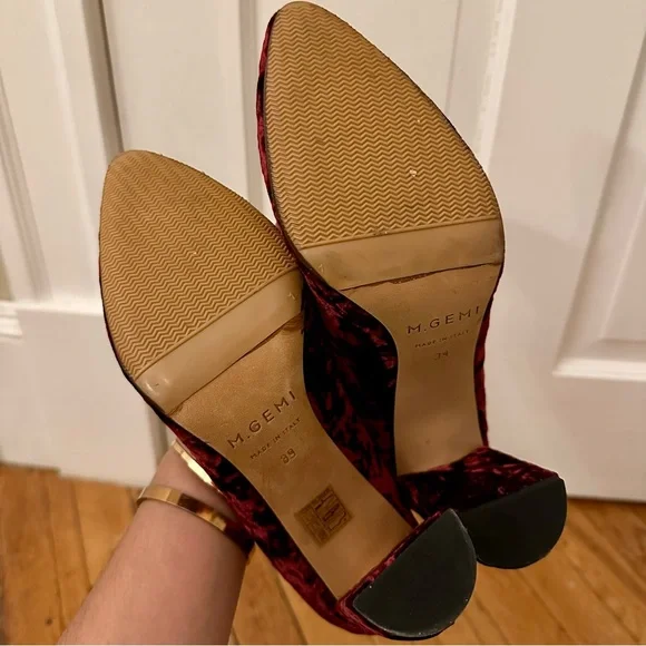 ✨ M. Gemi resoled Lustro burgundy crushed velvet 3.5" block heels, 39M - Picture 6 of 6